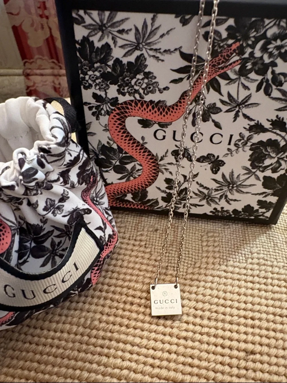 Gucci Silver Square Logo Pendant Necklace - Picture 2 of 6